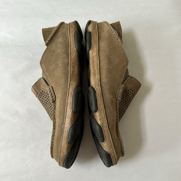 Olukai Moloa Kohana Casual Slip On Shoes Loafers Perforated Tan mens size 8 - Picture 8 of 10